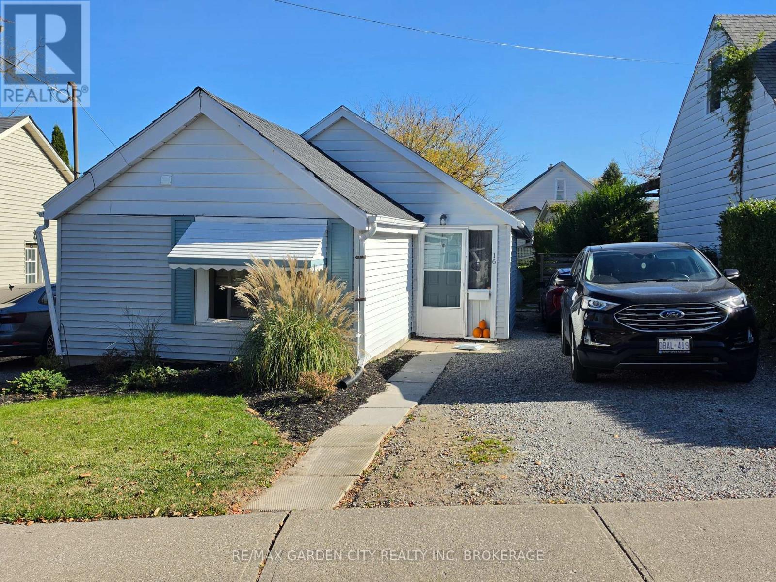 16 LEESON STREET, St. Catharines, Ontario