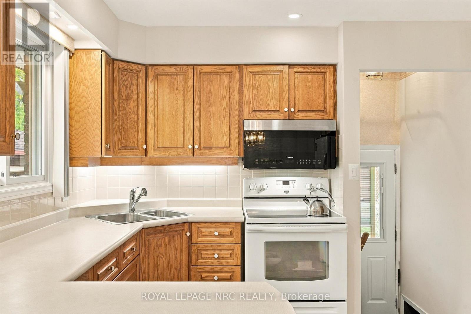 13 Hardwood Grove, St. Catharines, Ontario  L2P 1K3 - Photo 11 - X14115640