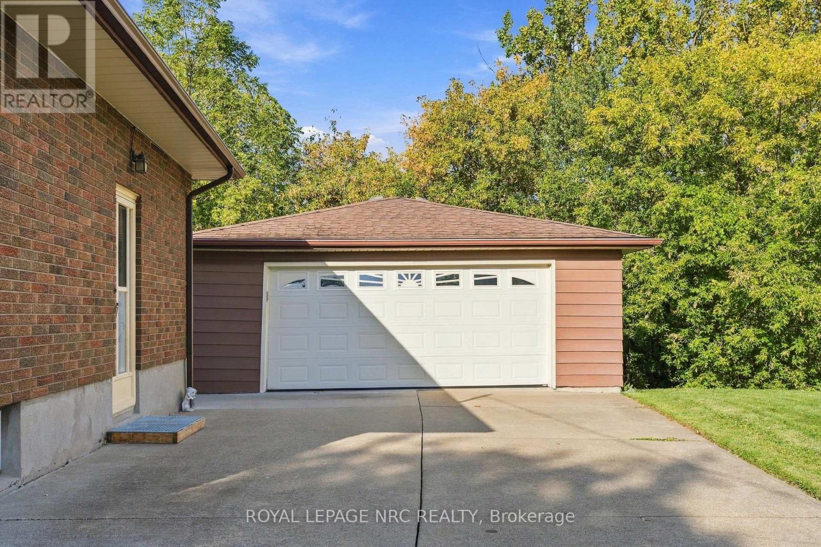13 Hardwood Grove, St. Catharines, Ontario  L2P 1K3 - Photo 32 - X14115640