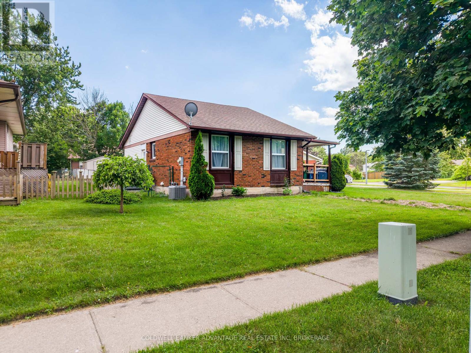 25 NEWLEAF CRESCENT, Welland, Ontario