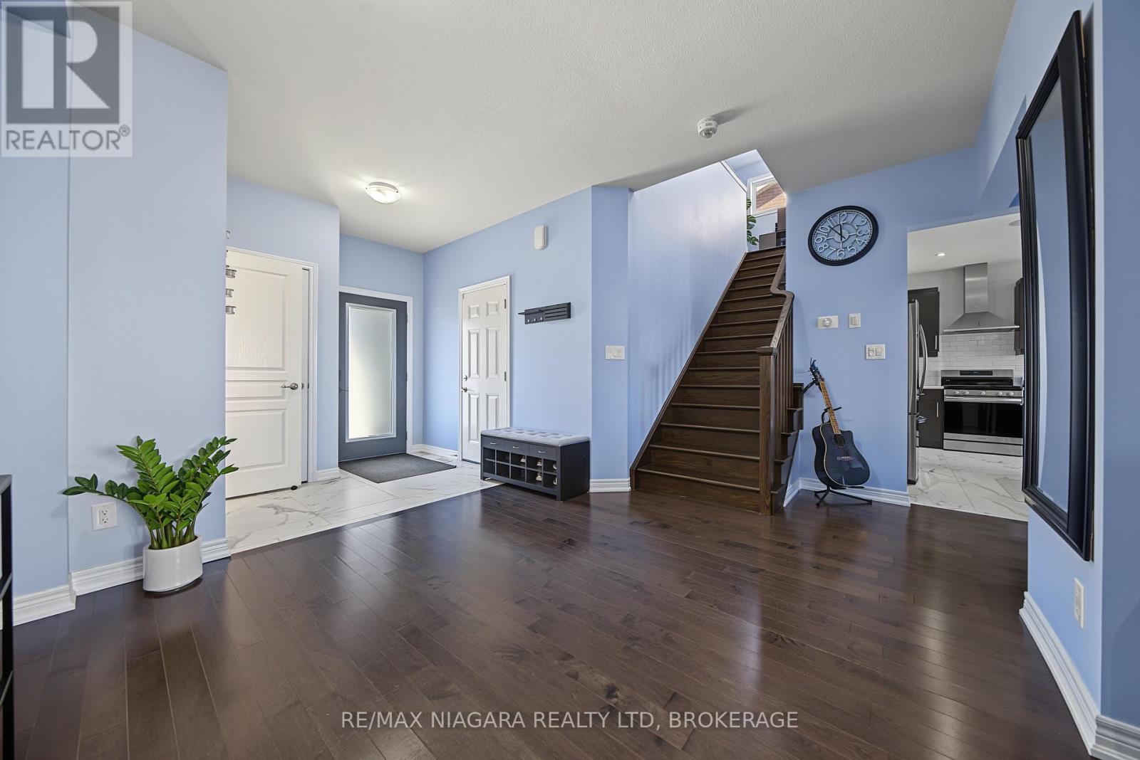 8 Elderberry Road, Thorold, Ontario  L2V 0E7 - Photo 11 - X14116744