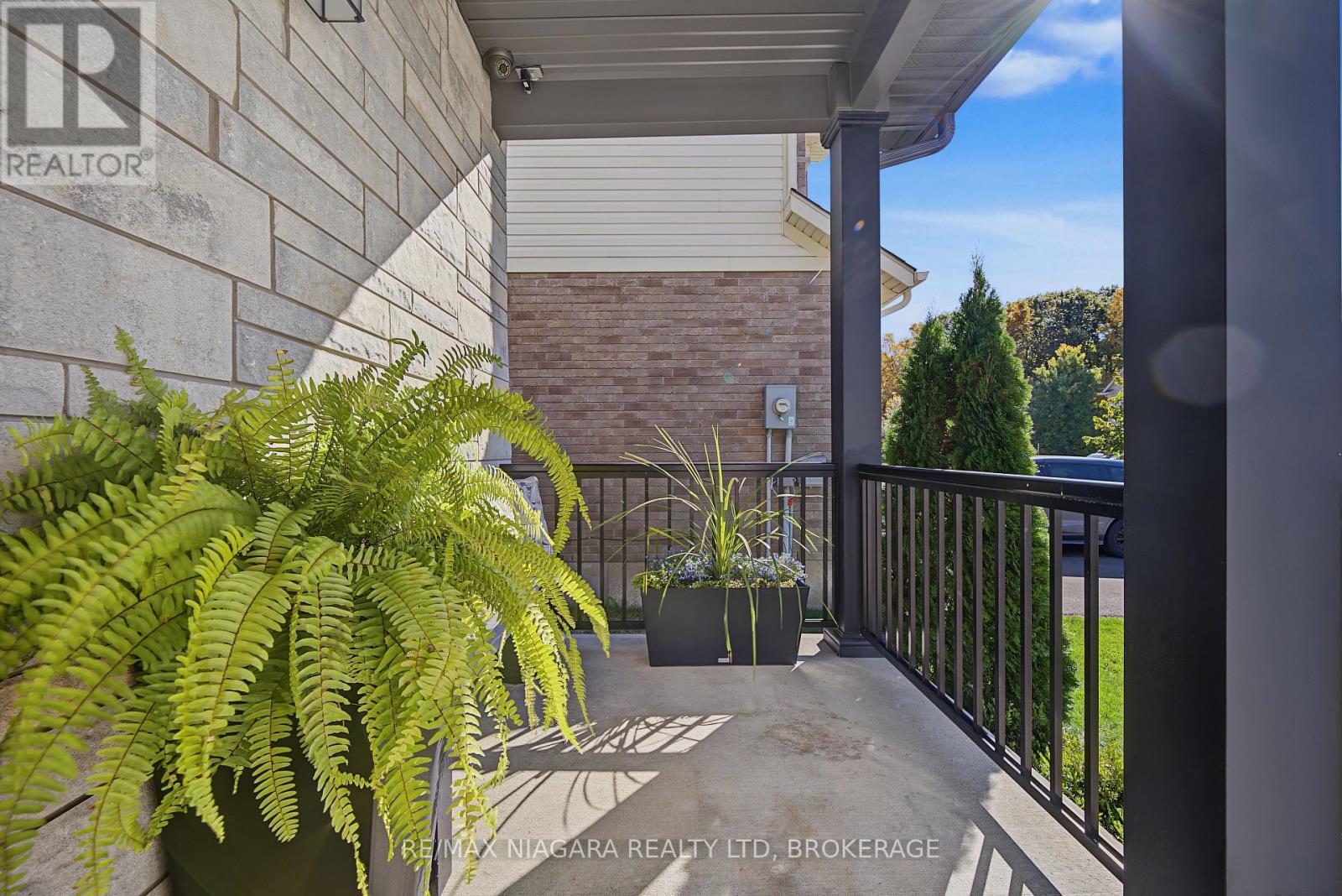 8 Elderberry Road, Thorold, Ontario  L2V 0E7 - Photo 6 - X14116744
