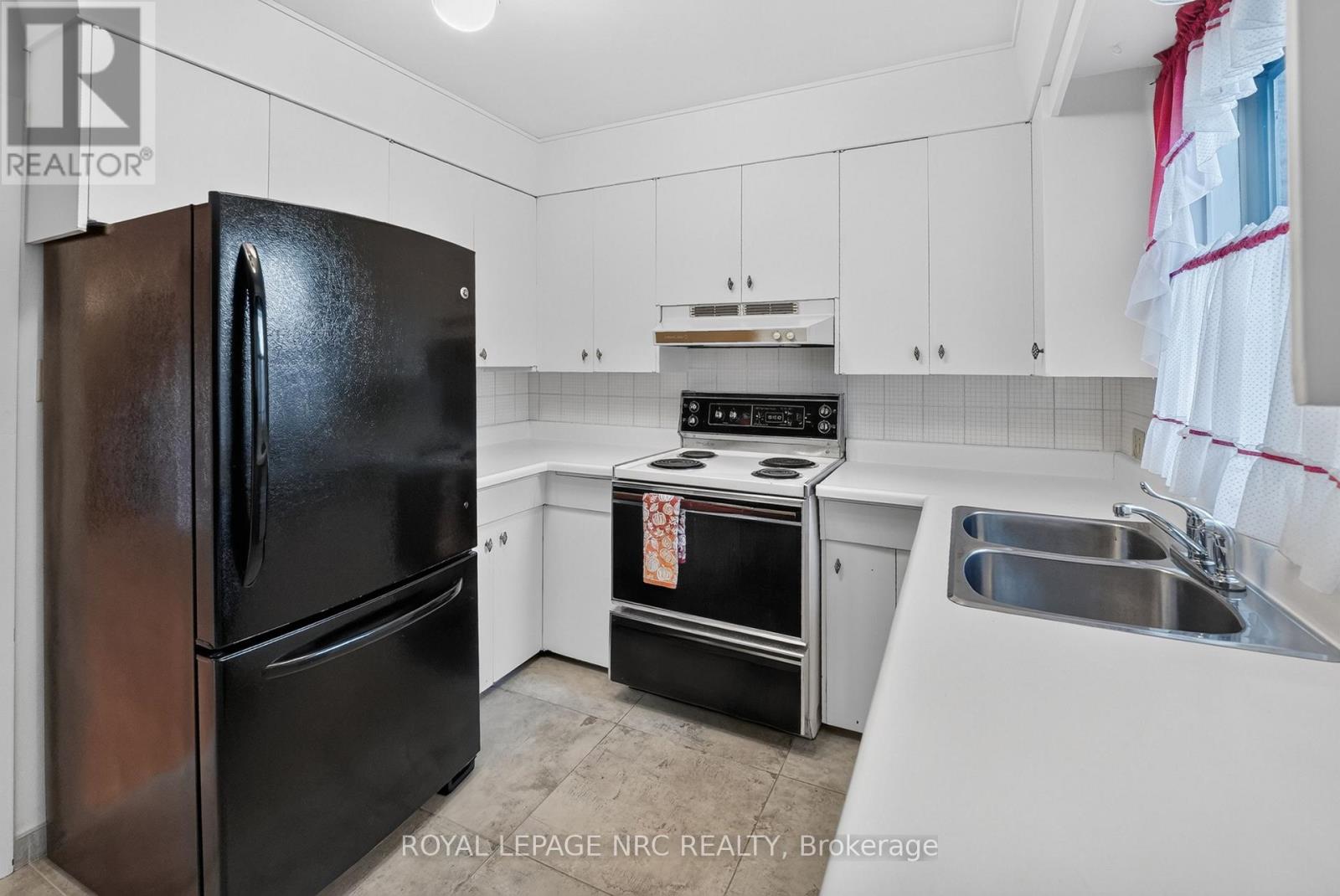 126 Woodside Drive, St. Catharines, Ontario  L2T 1X2 - Photo 13 - X14117252