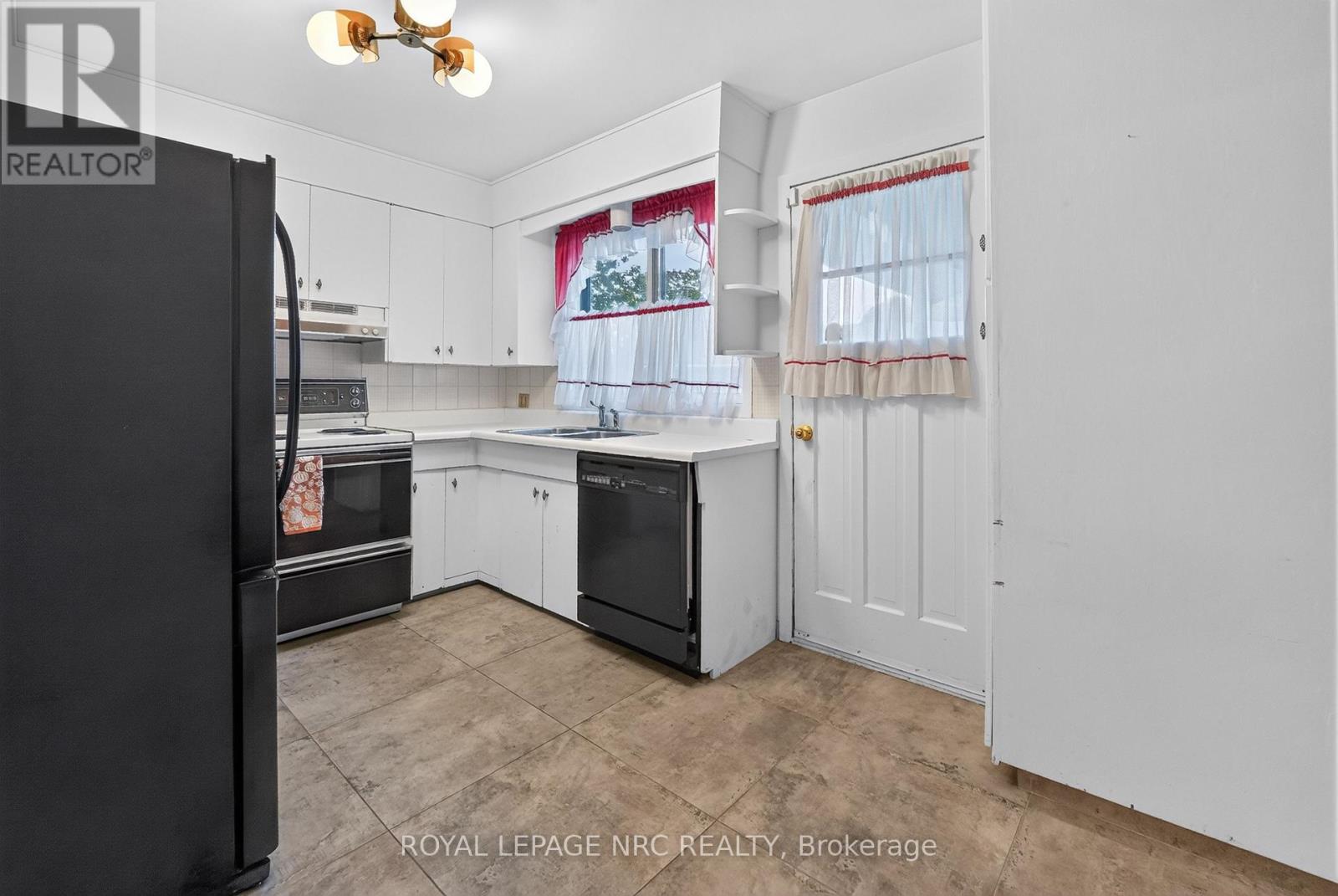 126 Woodside Drive, St. Catharines, Ontario  L2T 1X2 - Photo 14 - X14117252