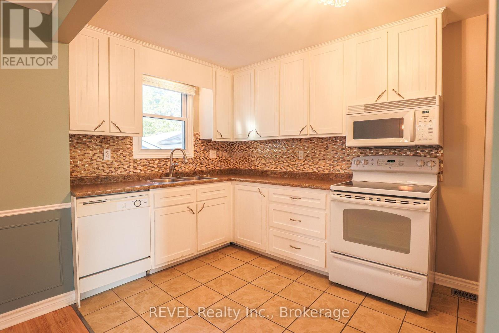 3 Victoria Street, St. Catharines, Ontario  L2S 2K8 - Photo 12 - X14117472