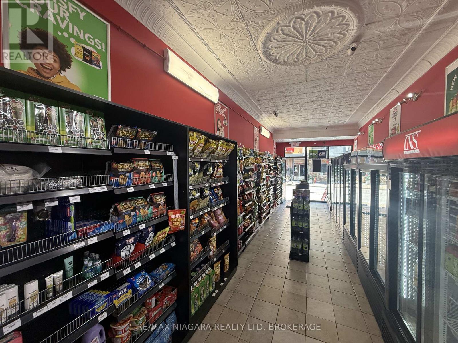 5024 Centre Street, Niagara Falls, Ontario  L2G 3N7 - Photo 4 - X14118900